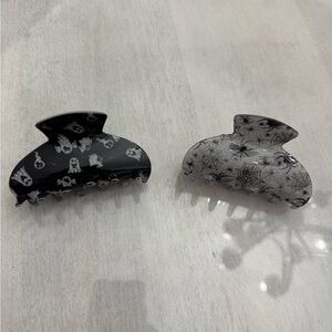 NWOT Set of 2 Halloween Ghost Spider Themed Claw Hair Clips